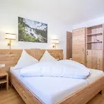 Eschenhof & 3*