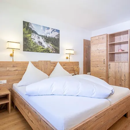 Eschenhof & 3*