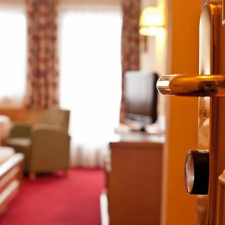 Eschenhof & ホテル フルプメス